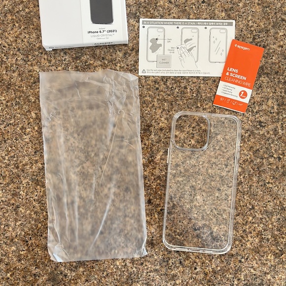 Spigen Liquid Crystal [Anti-Yellowing Technology] • iPhone 13 Pro Max Case - Picture 5 of 6